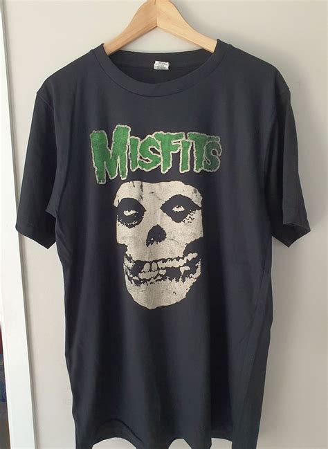 Score a Vintage Misfits T-Shirt for Ultimate Rock Appeal!